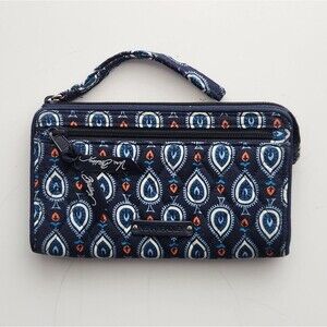 Vera Bradley NWOT Quilted Wristlet, Retired Marrakesh Motifs